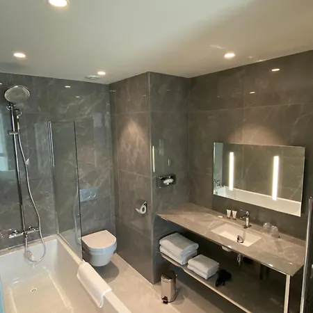 Du Pasino Hotel 4*