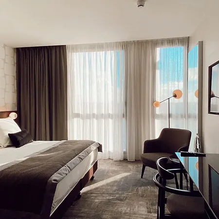 Du Pasino Hotel 4*
